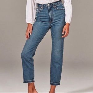 Abercrombie & Fitch Ankle Straight Jean